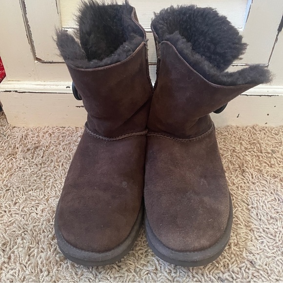 UGG Australia Original Women’s Bailey Button II Chocolate Short Booties Boot 5 - Picture 8 of 11